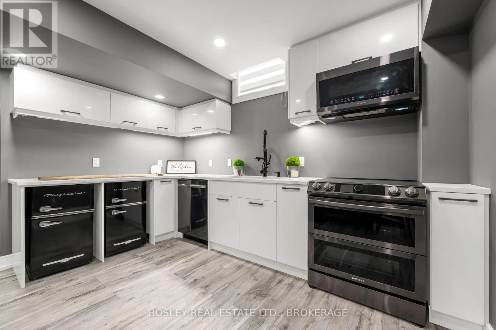 251 SHOREVIEW DRIVE