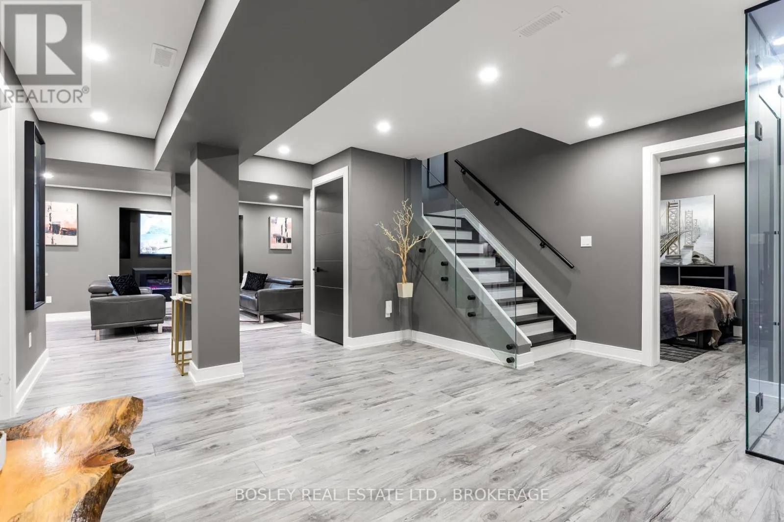 251 SHOREVIEW DRIVE