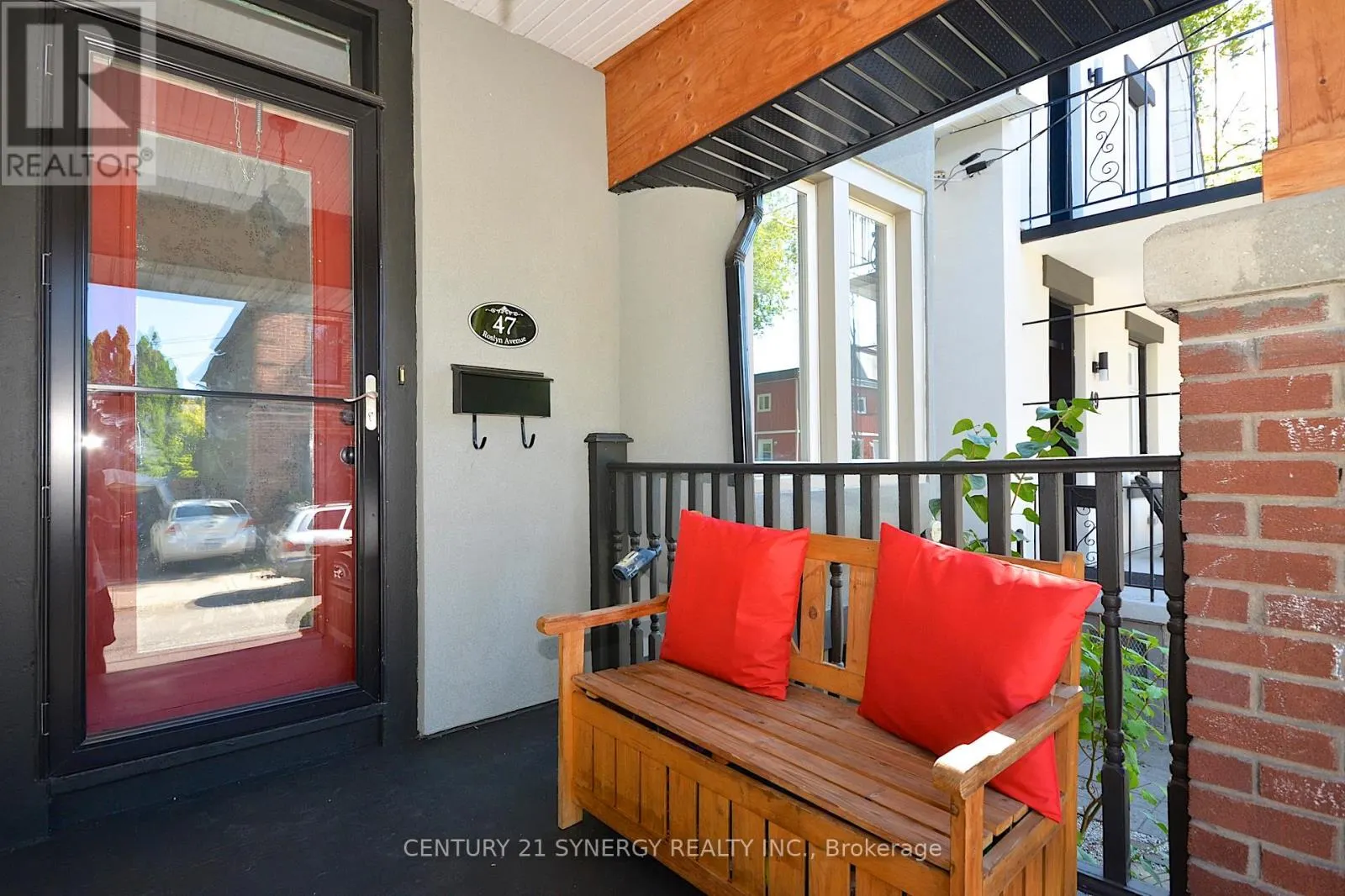 47 ROSLYN AVENUE
