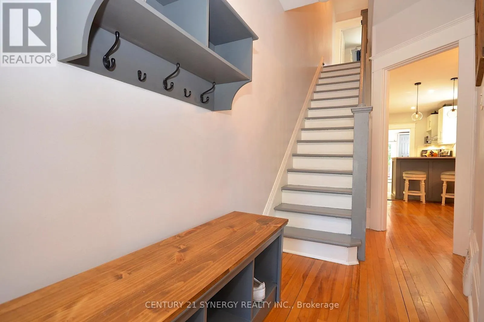 47 ROSLYN AVENUE
