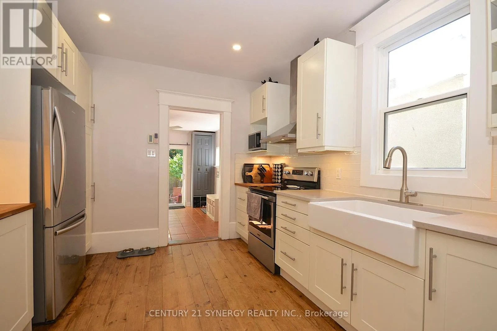 47 ROSLYN AVENUE