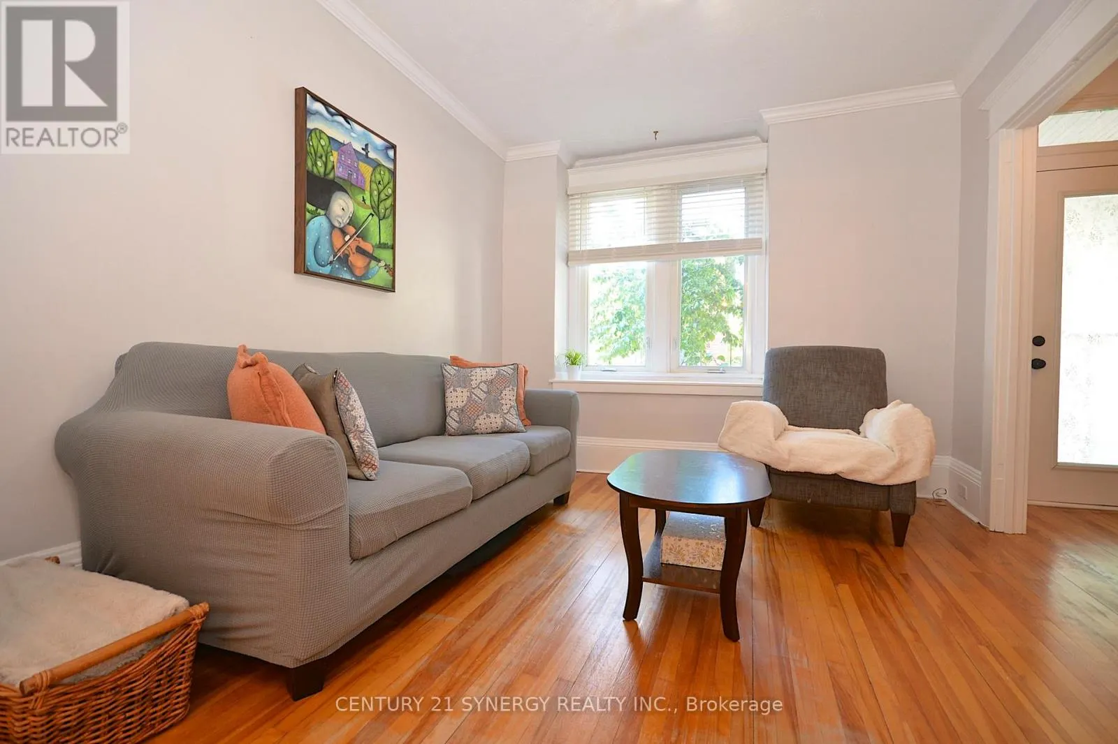 47 ROSLYN AVENUE