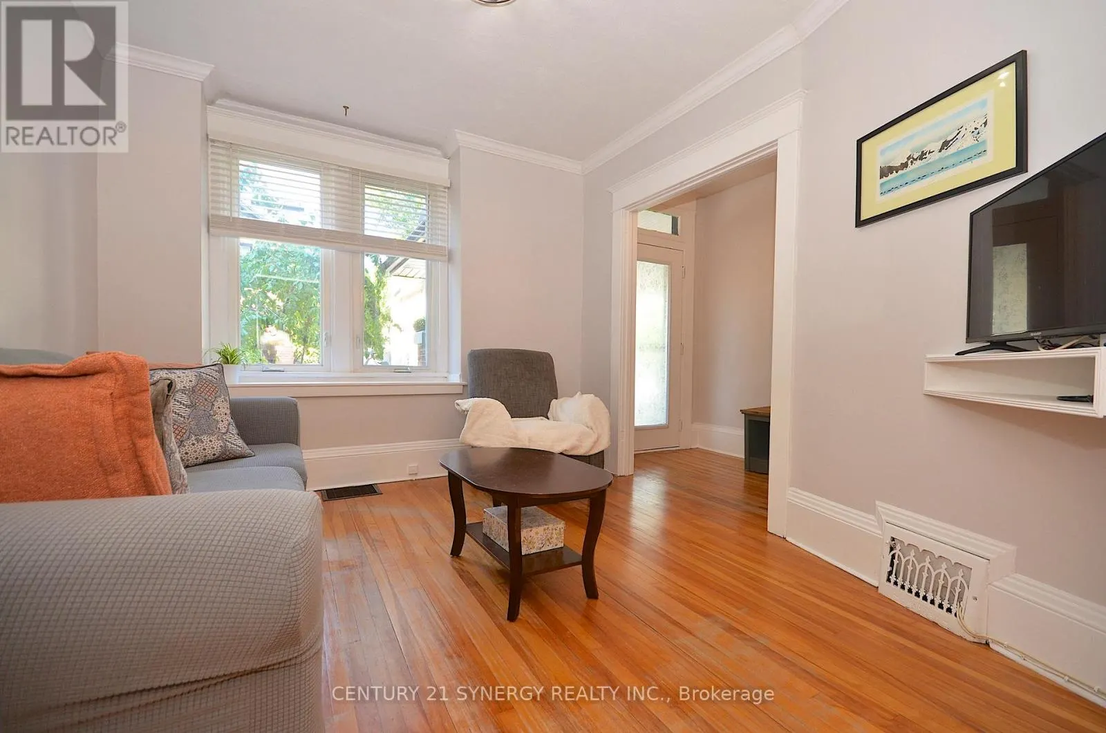 47 ROSLYN AVENUE