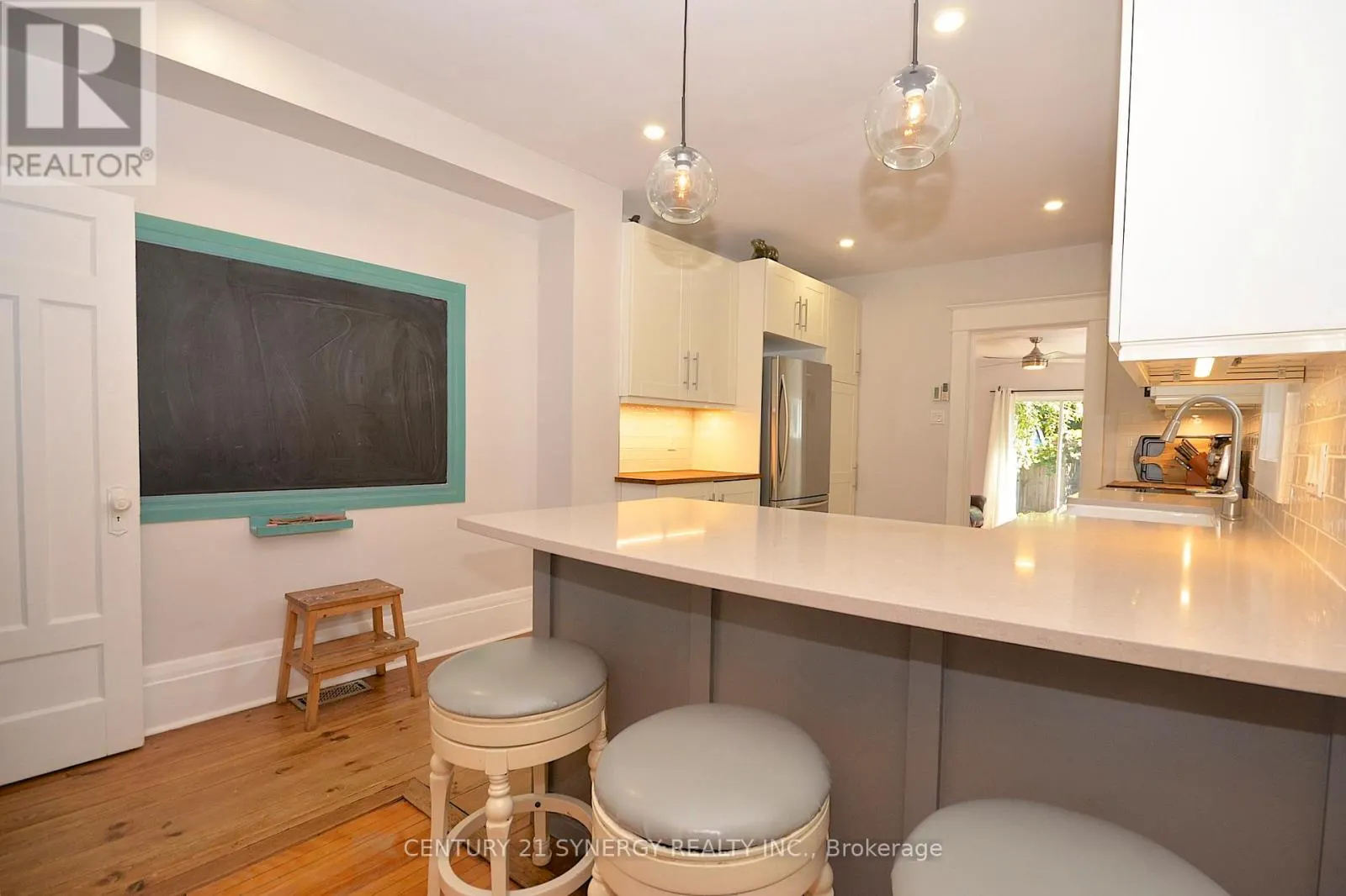 47 ROSLYN AVENUE
