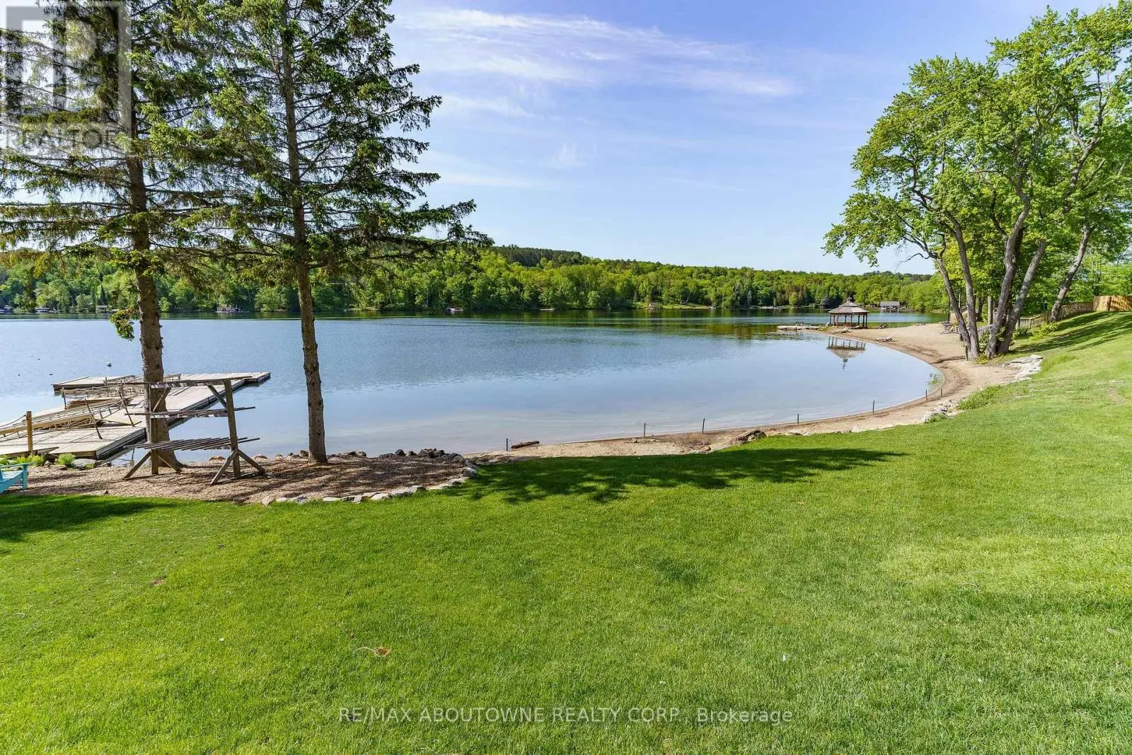 332 - 25 PEN LAKE POINT ROAD