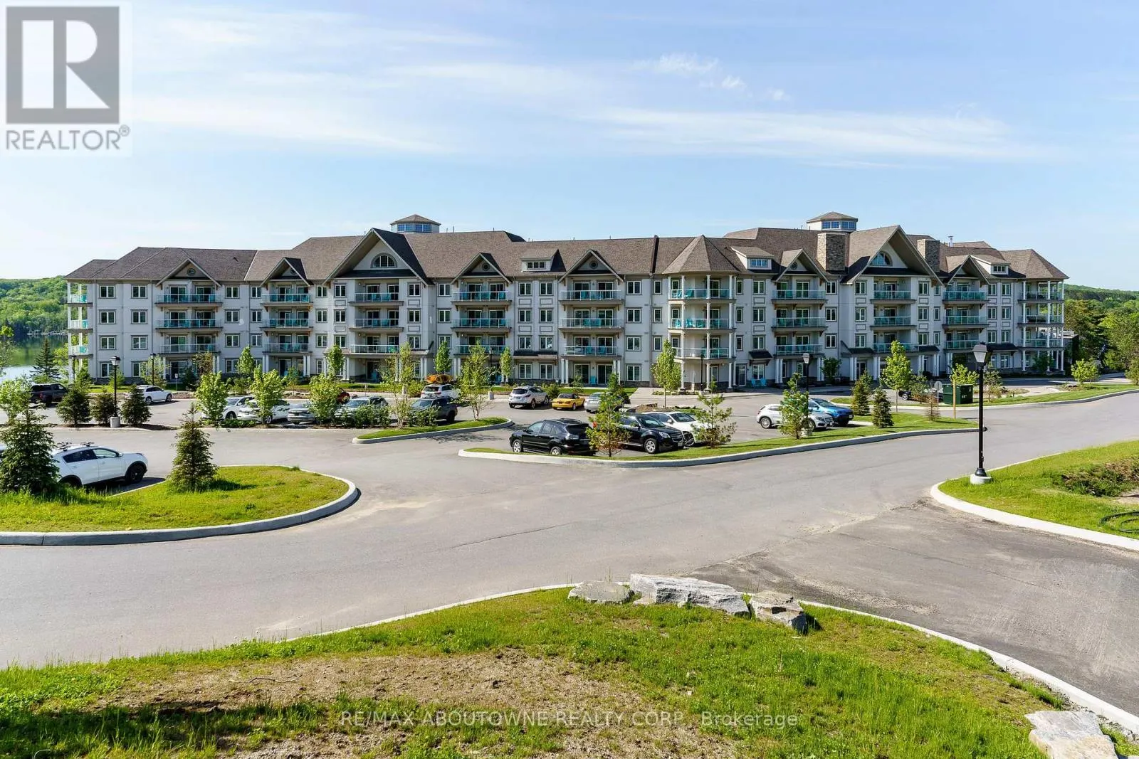 332 - 25 PEN LAKE POINT ROAD
