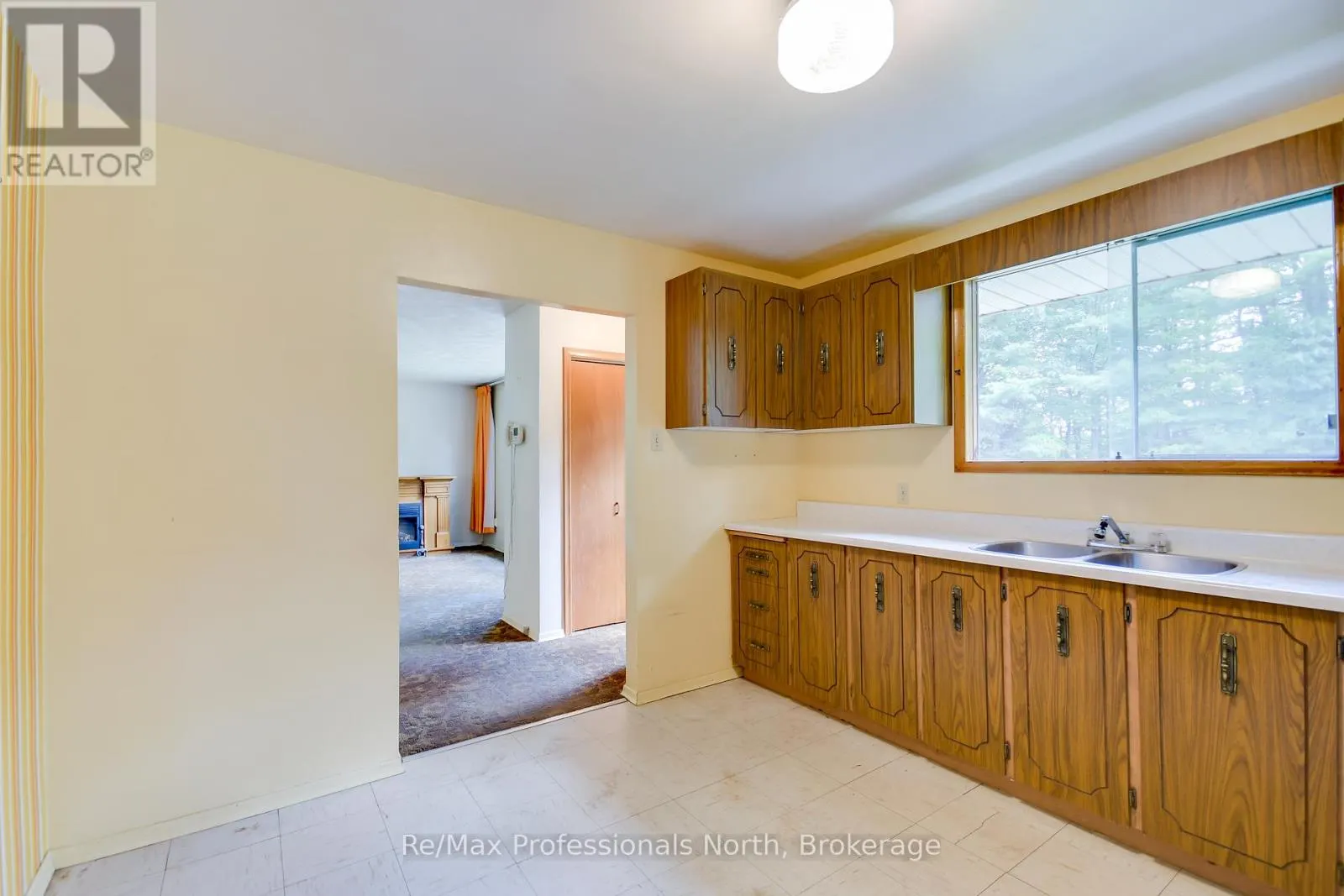 9 MACNAUGHTAN COURT