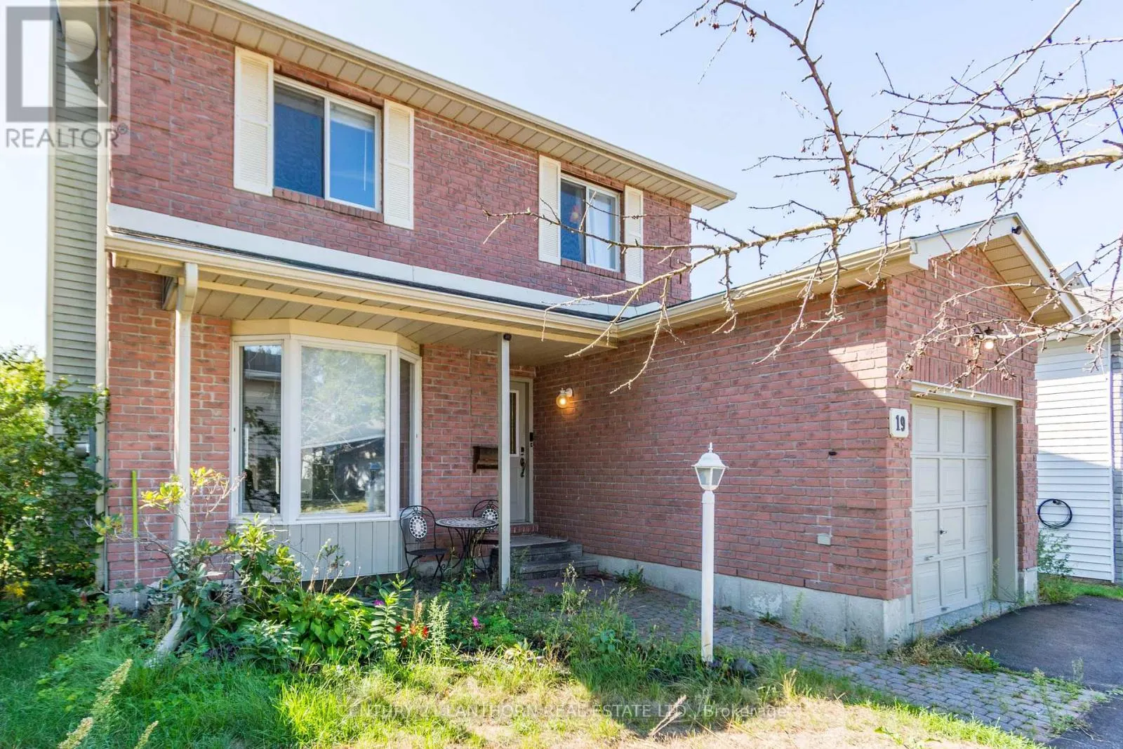19 BOGART CRESCENT