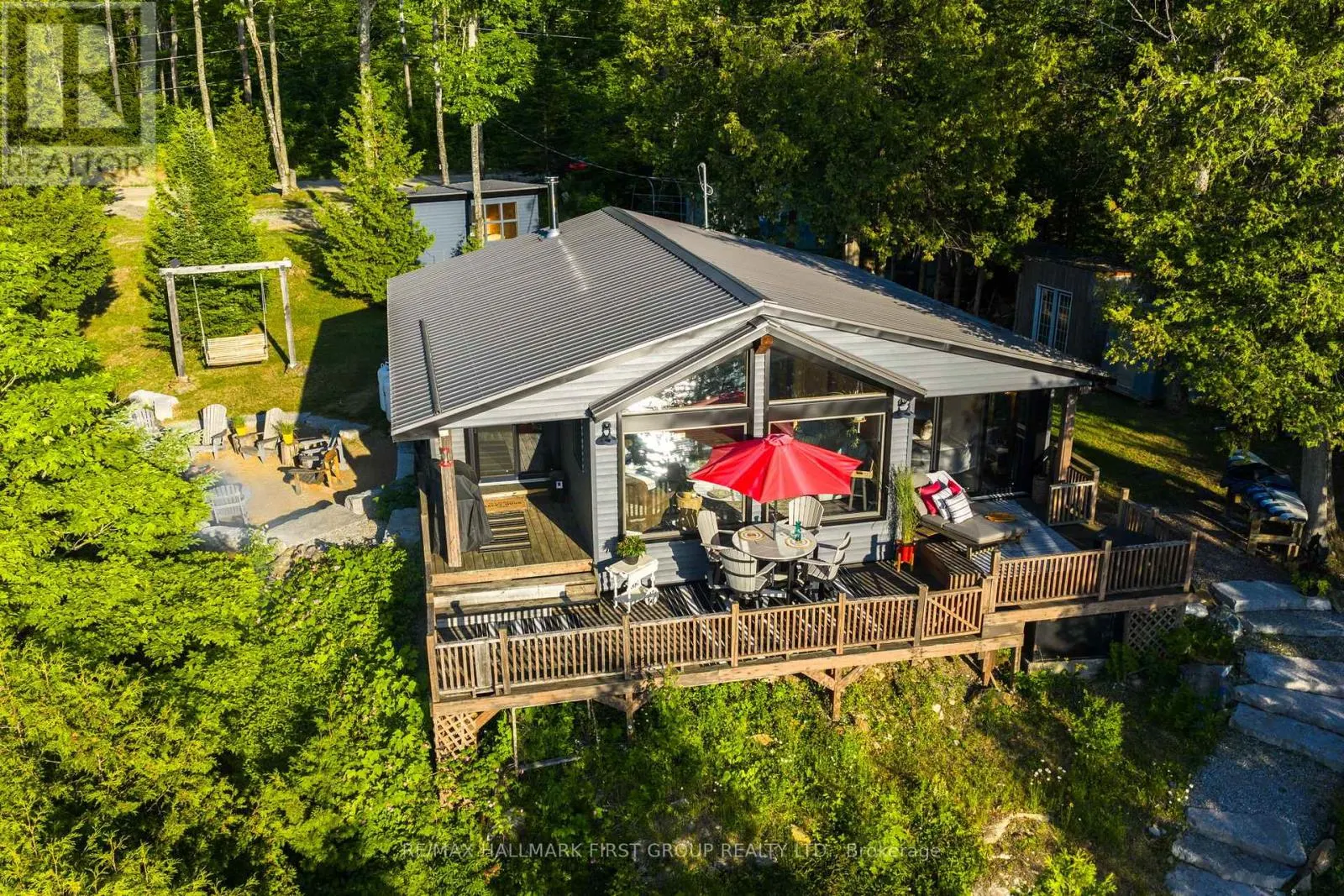 402 STEENBURG LAKE ROAD S
