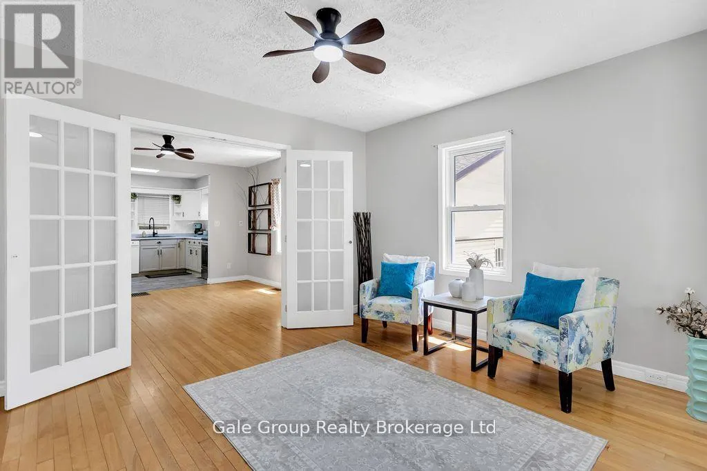 253 JOHN STREET N