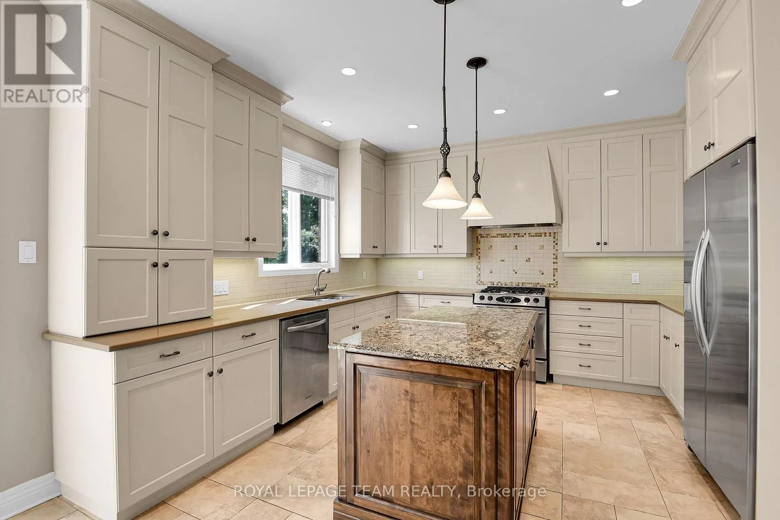33 NORTHGATE STREET S