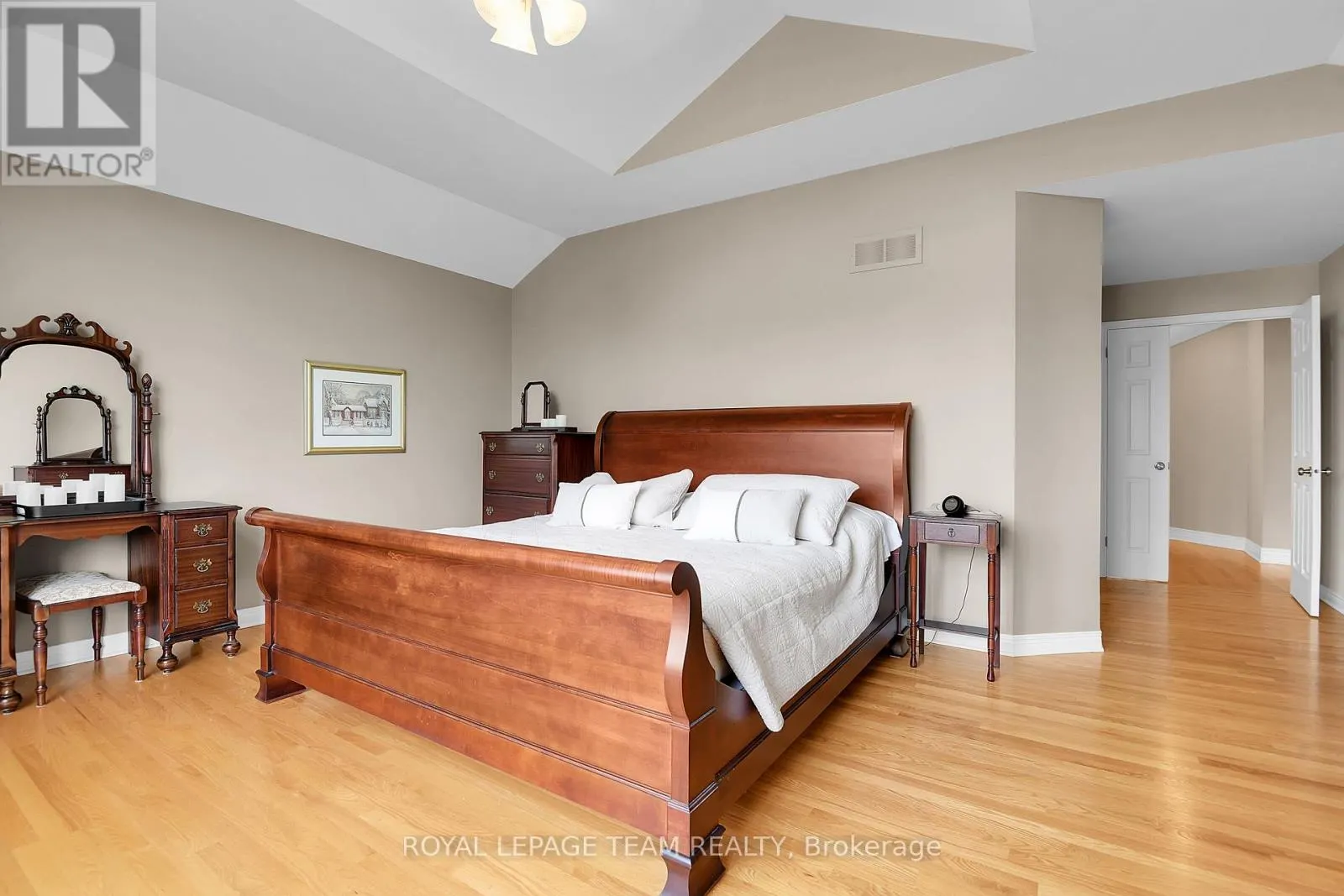 33 NORTHGATE STREET S