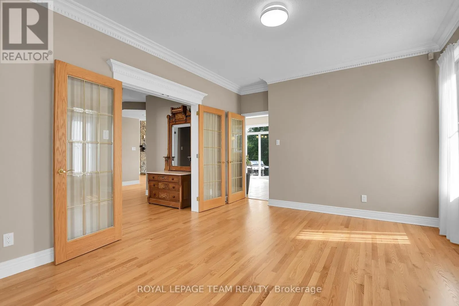33 NORTHGATE STREET S