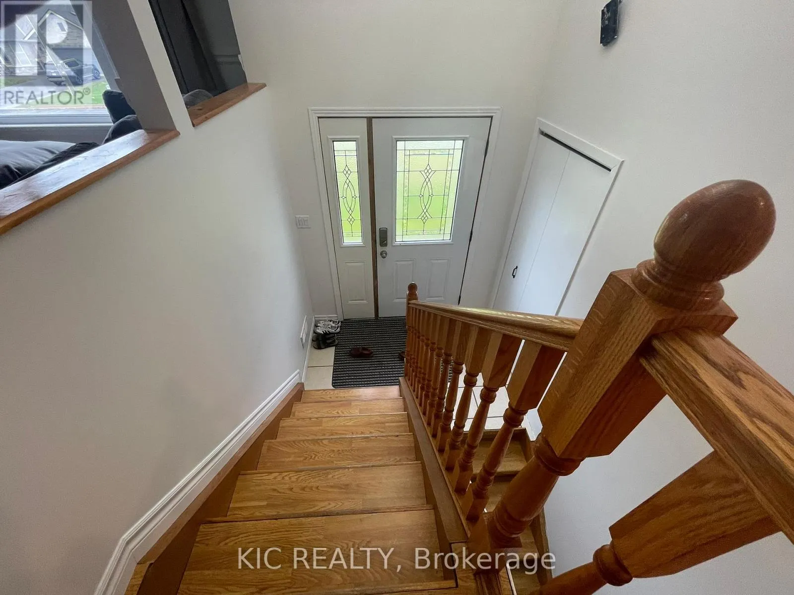 3 CREEKSIDE DRIVE