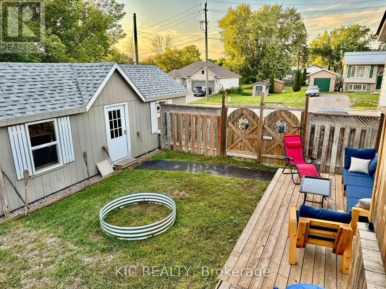 3 CREEKSIDE DRIVE