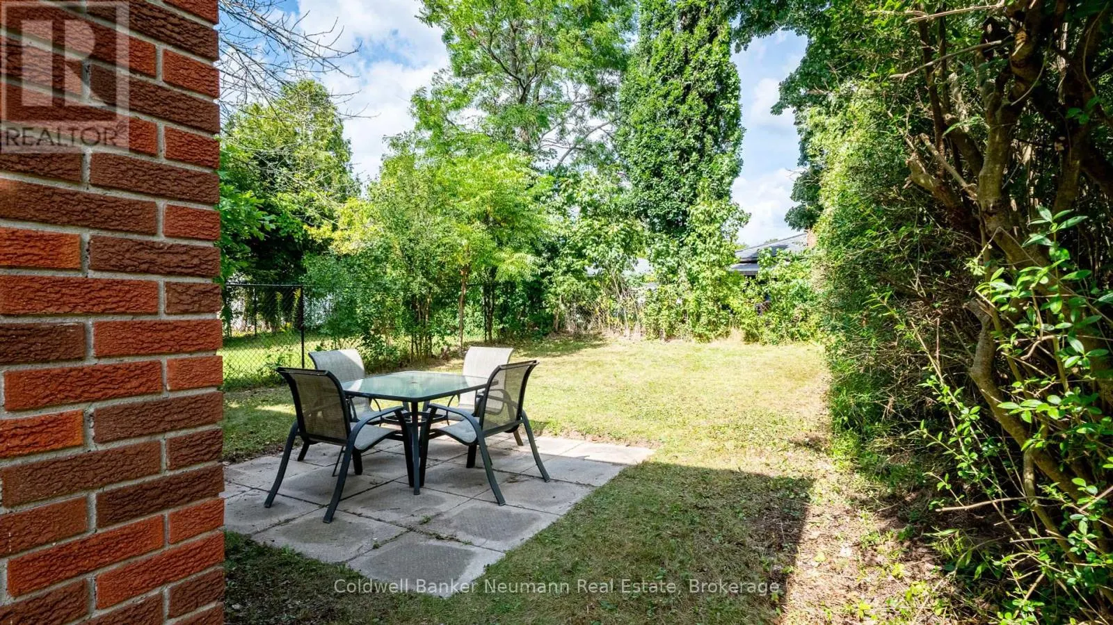54 CONROY CRESCENT