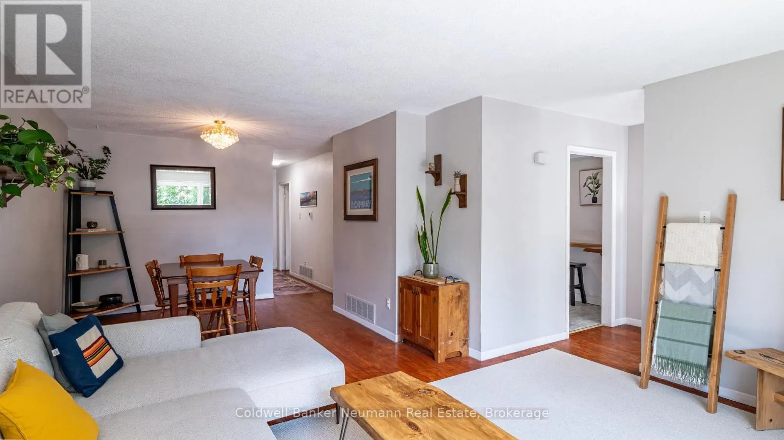 54 CONROY CRESCENT