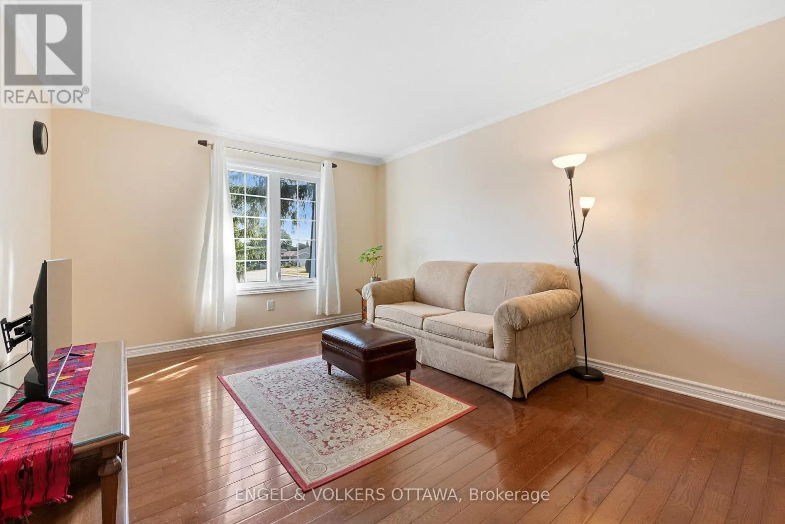 105 - 302 KINTYRE PRIVATE