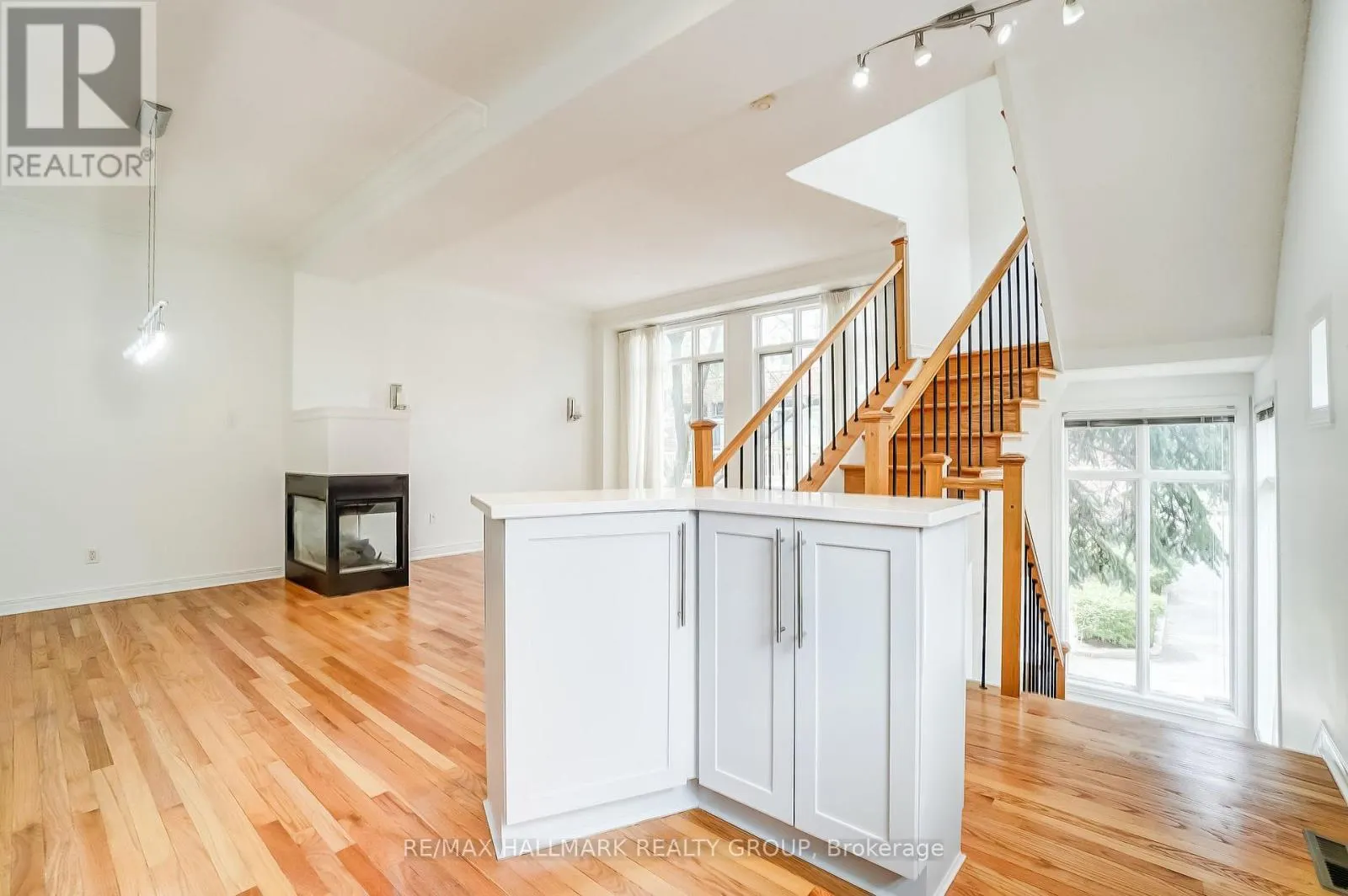 7 - 10 CONCORD STREET N