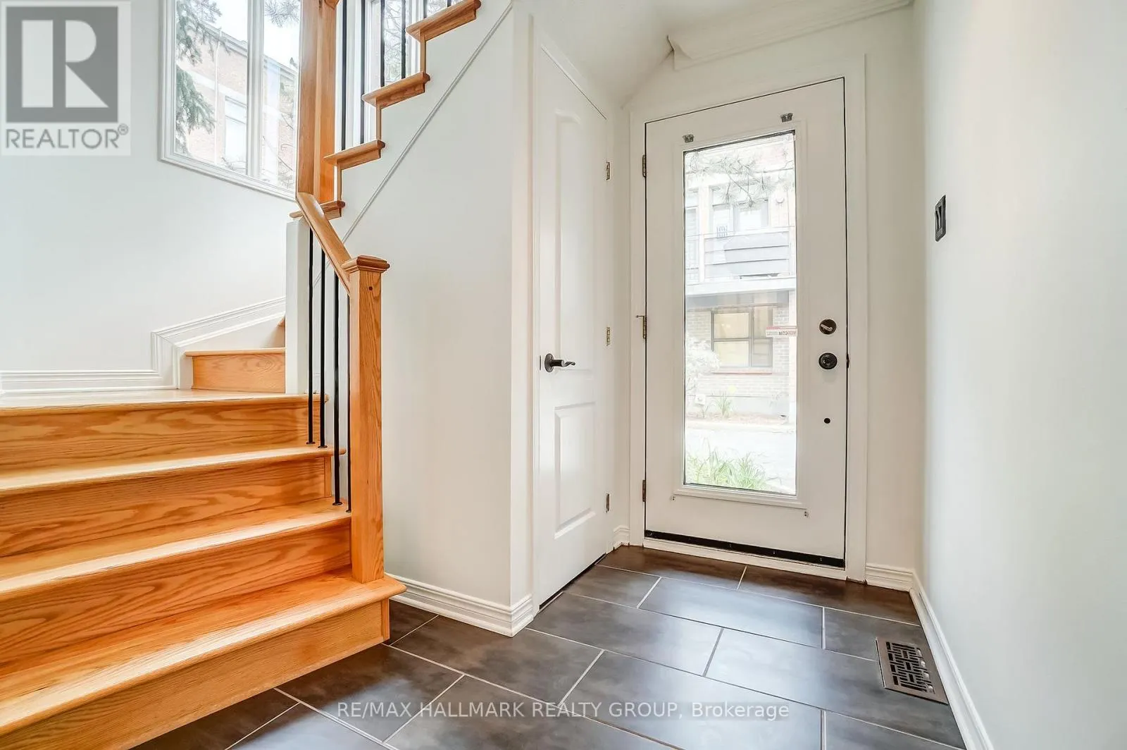 7 - 10 CONCORD STREET N
