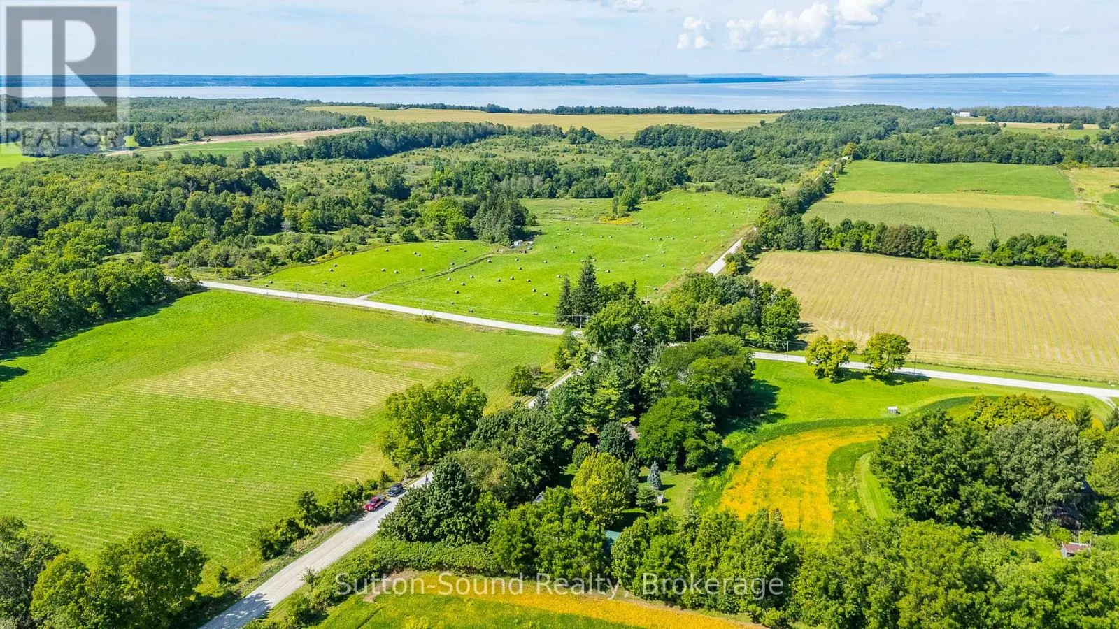 403261 8 SIDE ROAD