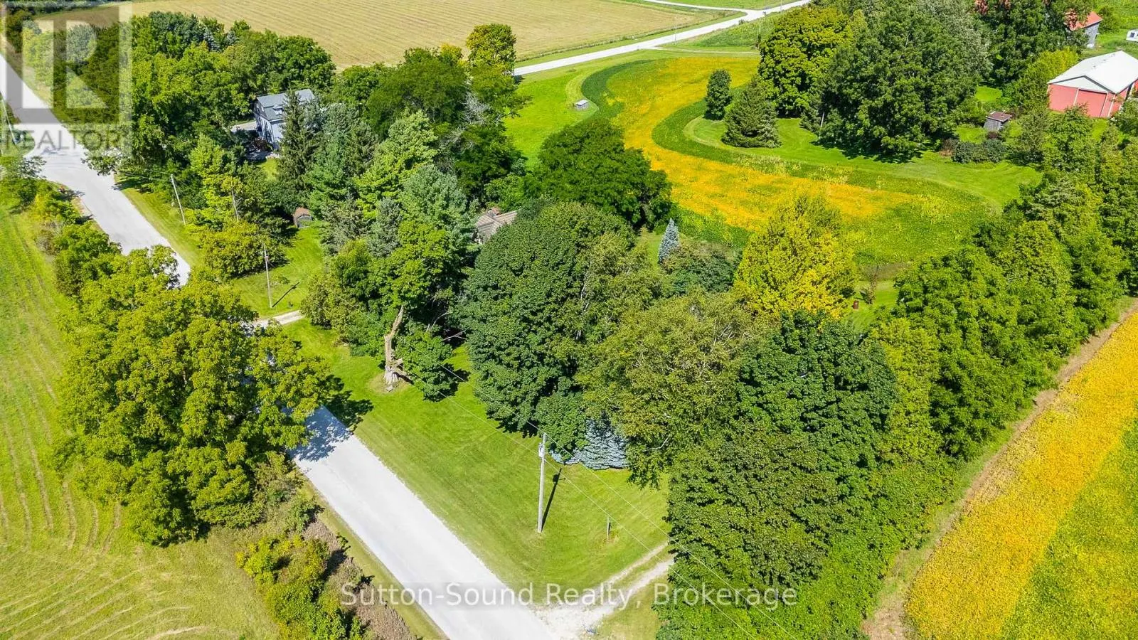 403261 8 SIDE ROAD