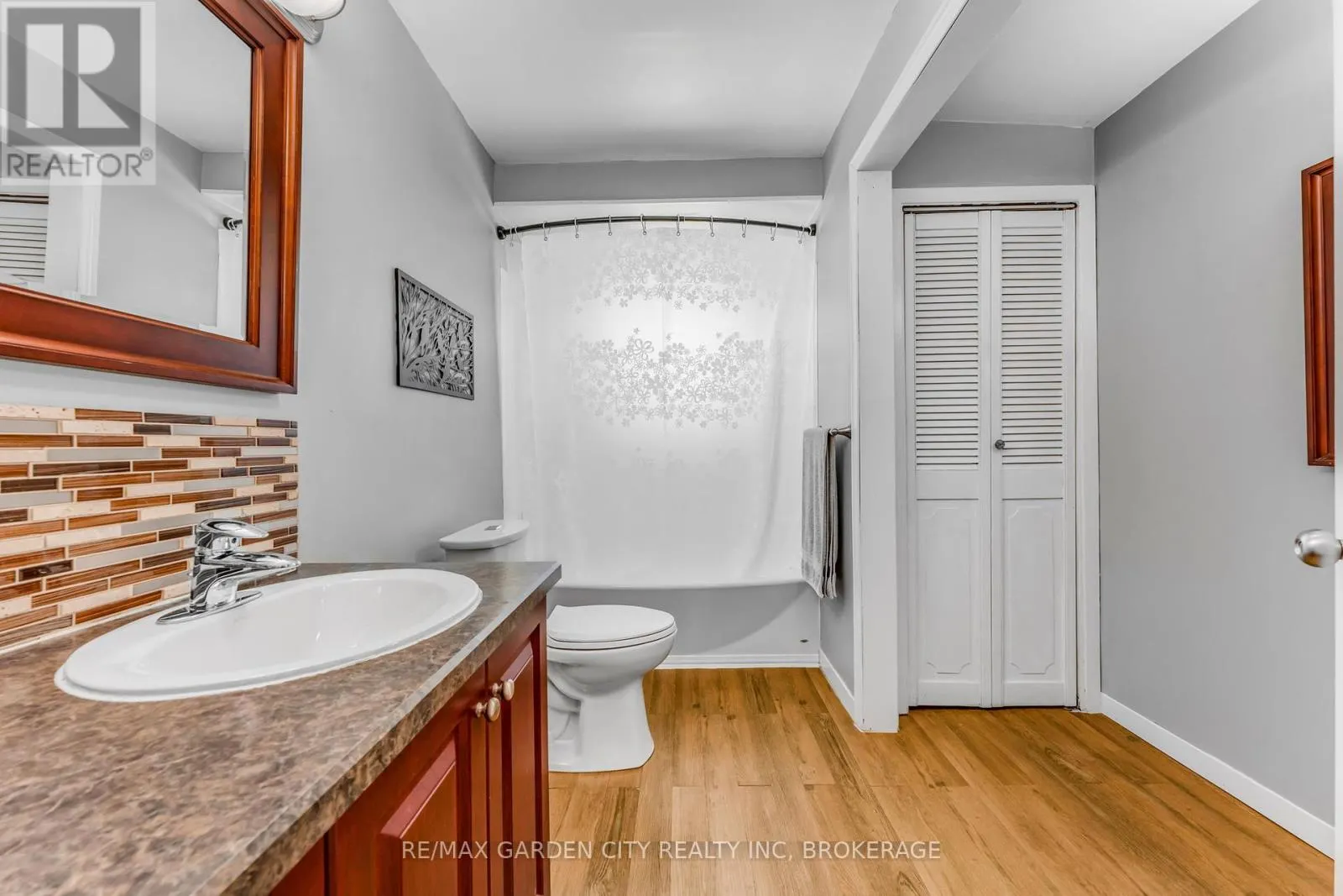 118 ST AUGUSTINE AVENUE