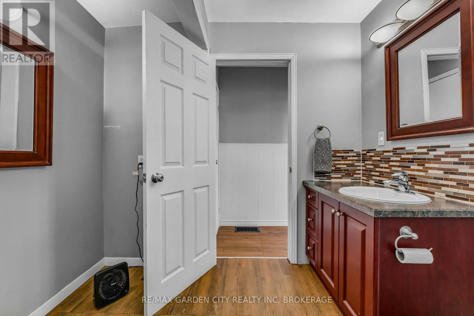 118 ST AUGUSTINE AVENUE