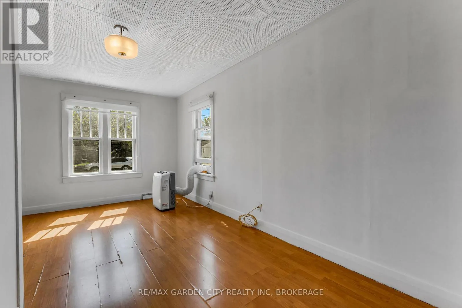 118 ST AUGUSTINE AVENUE