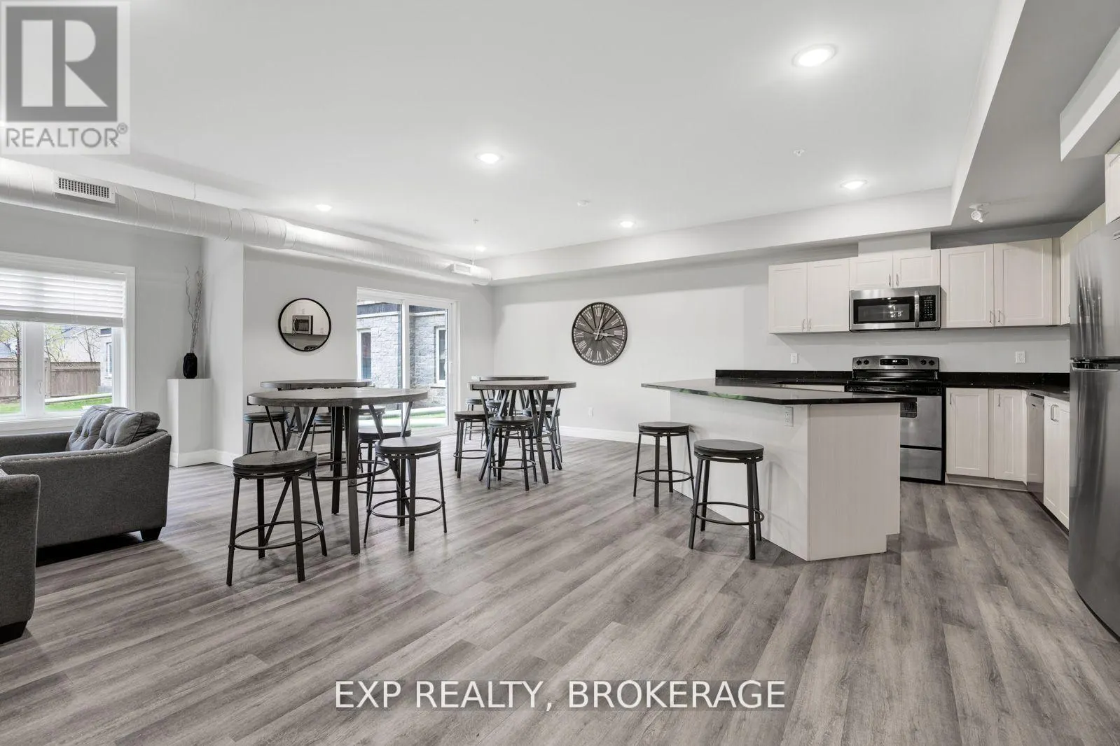 405 - 501 FRONTENAC STREET, #405