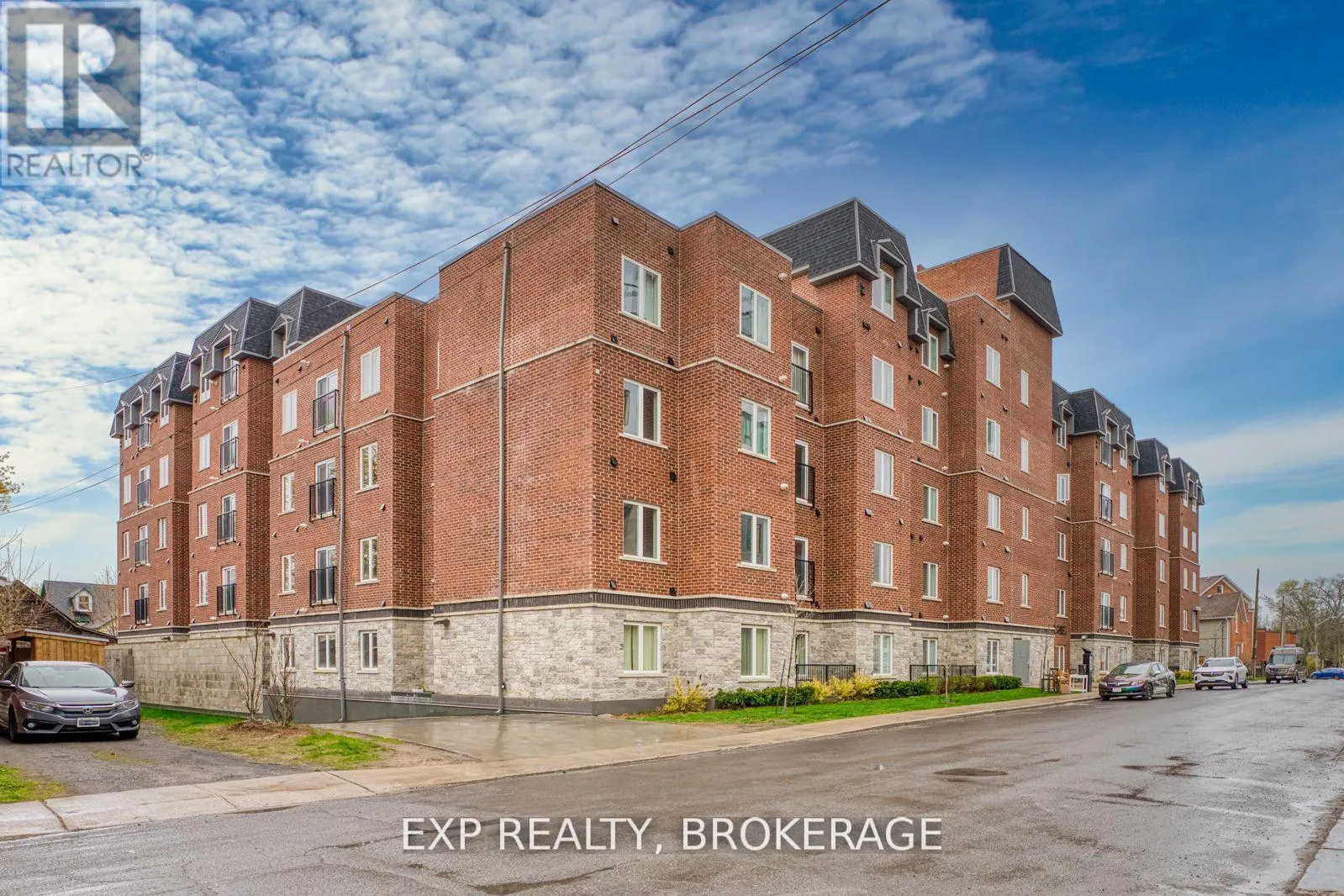405 - 501 FRONTENAC STREET, #405