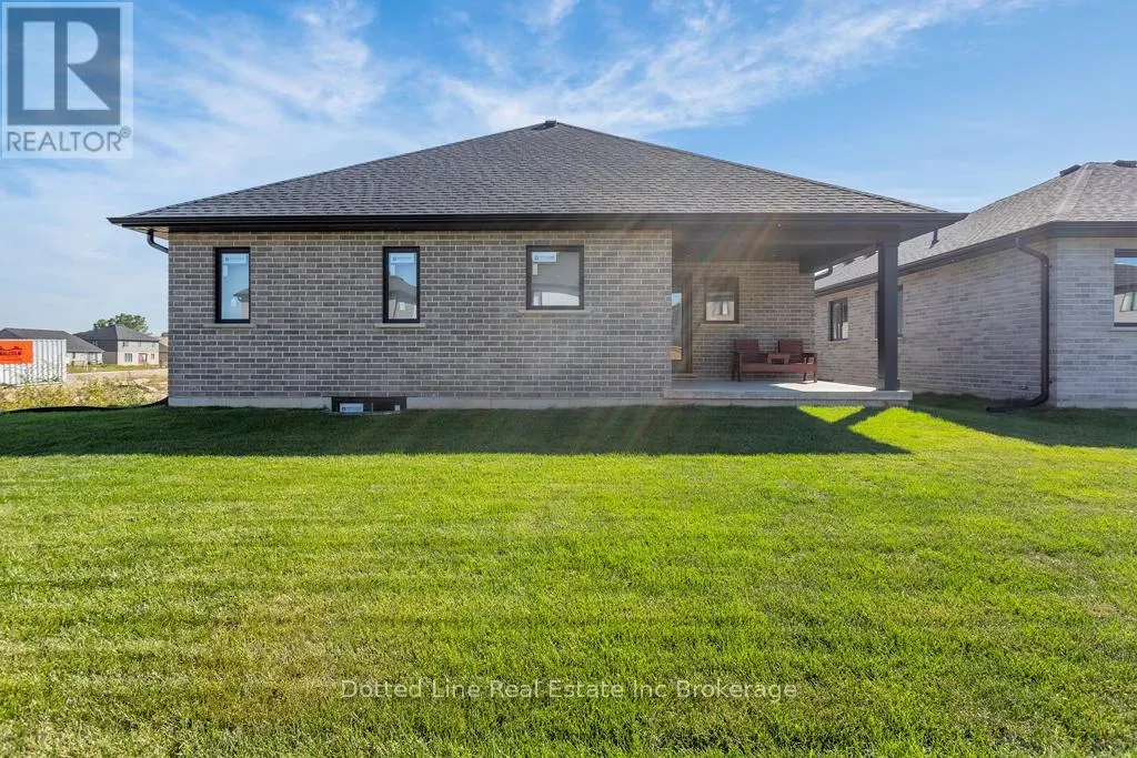 18 WALNUT DRIVE