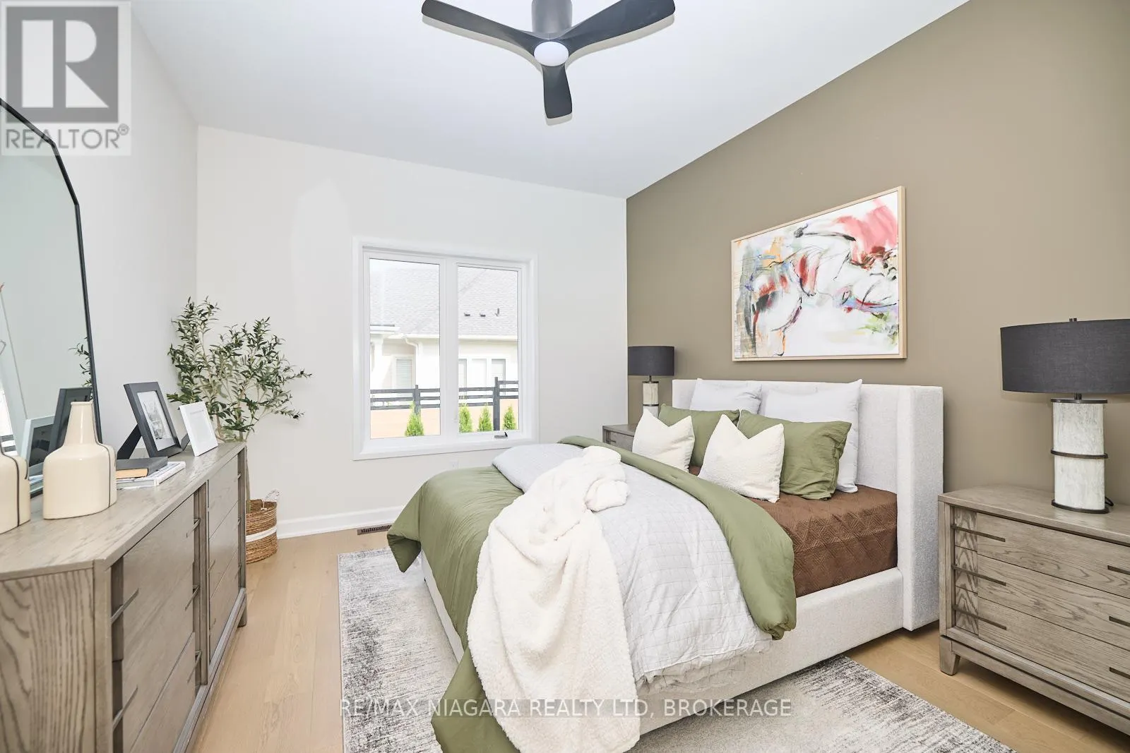 10 BUTTERNUT CRESCENT