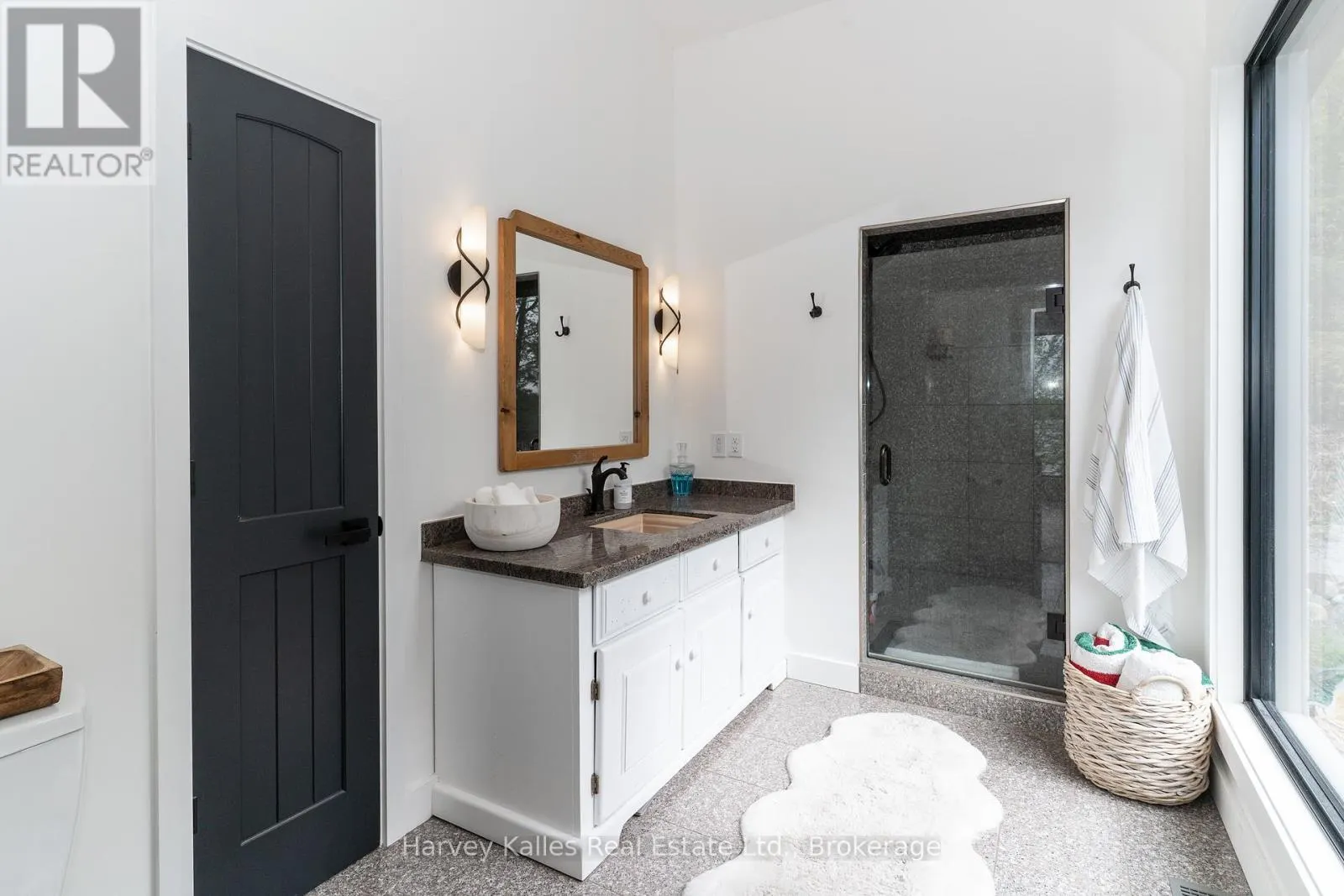 #4 - 1118 NORTH DRIVE, ##4