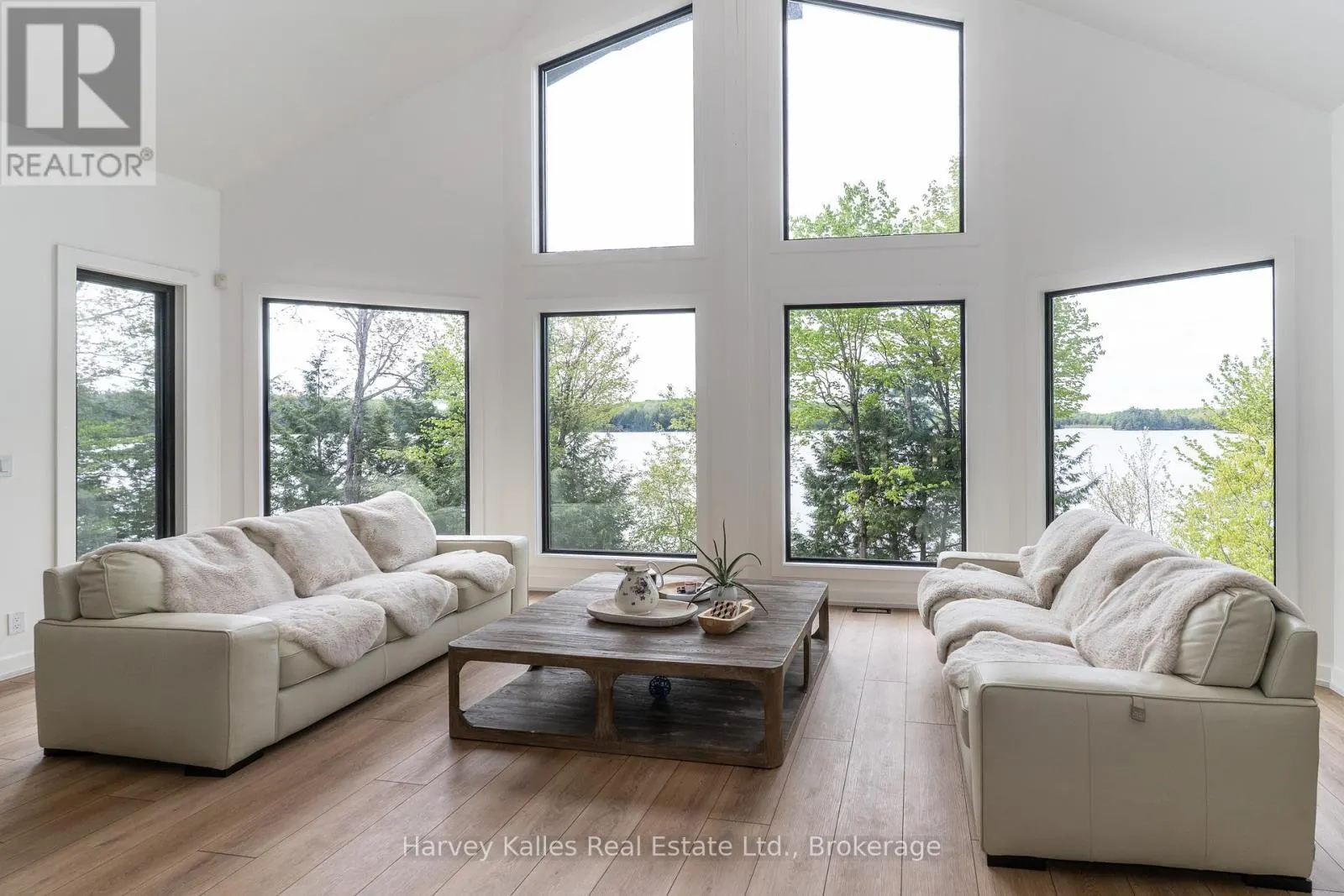 #4 - 1118 NORTH DRIVE, ##4