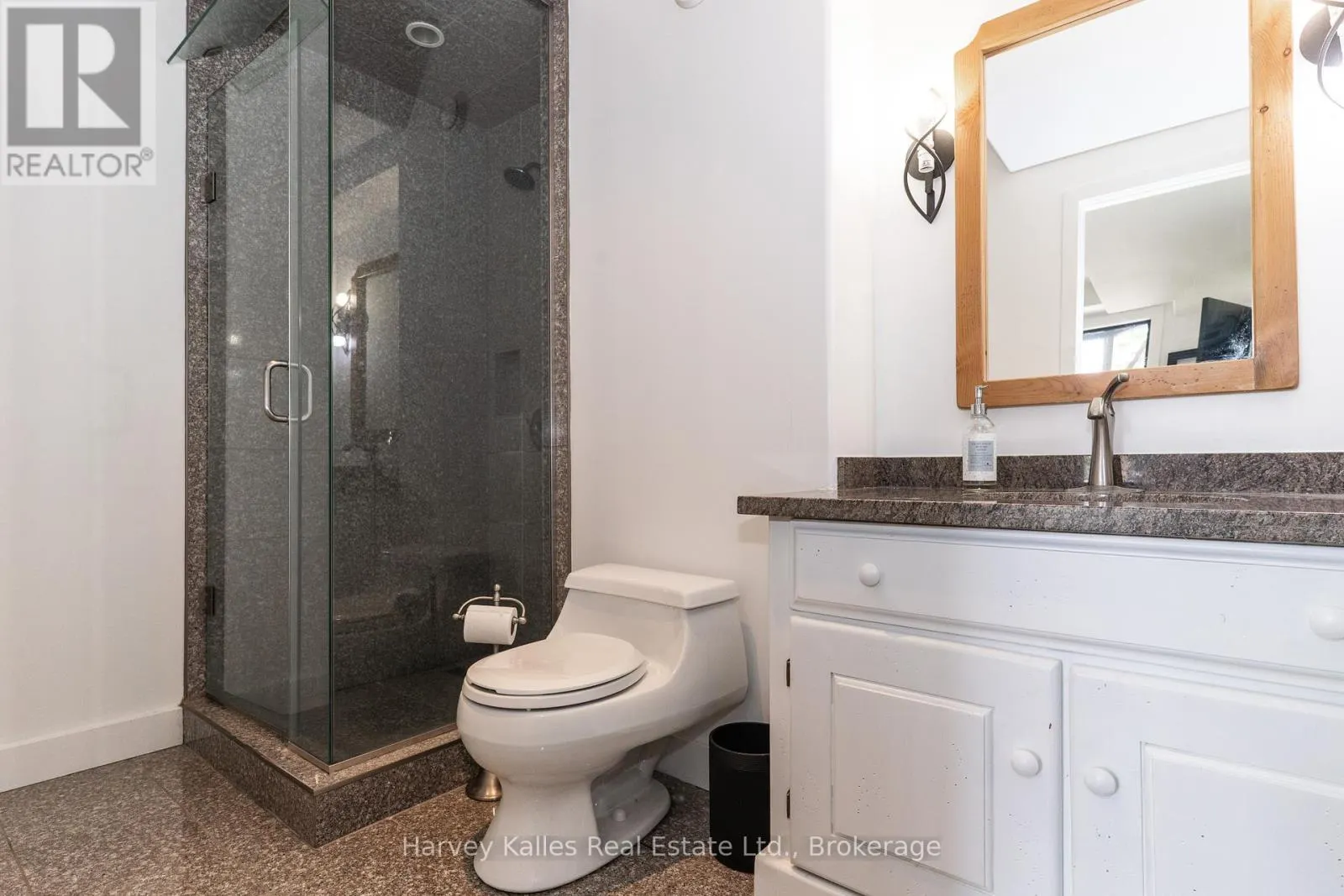 #4 - 1118 NORTH DRIVE, ##4