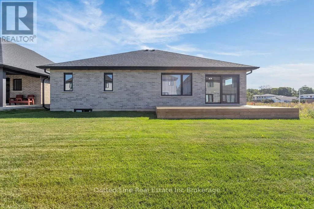 16 WALNUT DRIVE