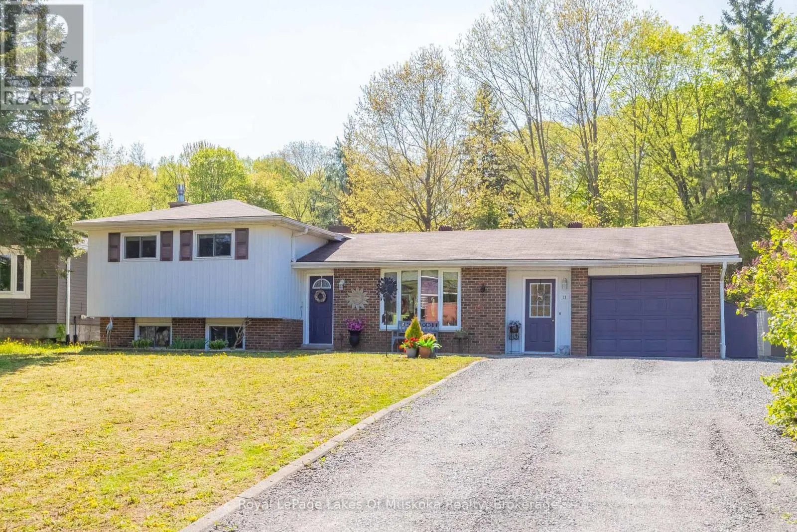 11 MEADOW PARK DRIVE