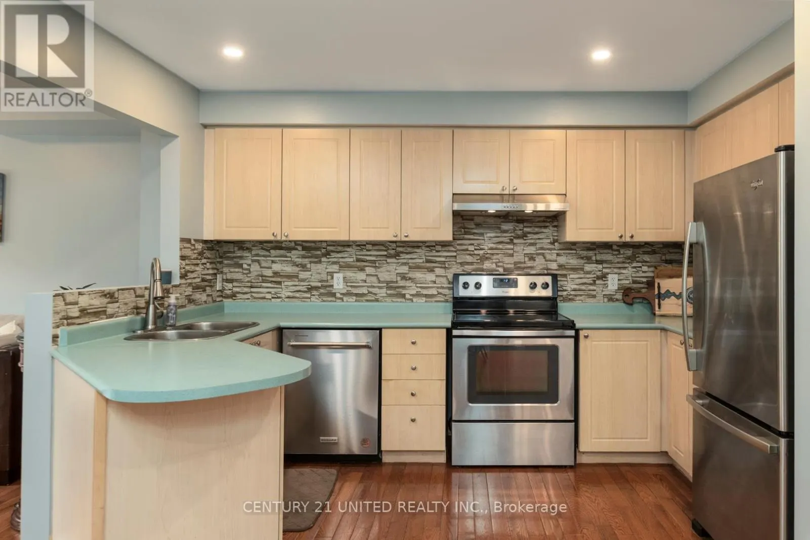1301 EAGLE CRESCENT