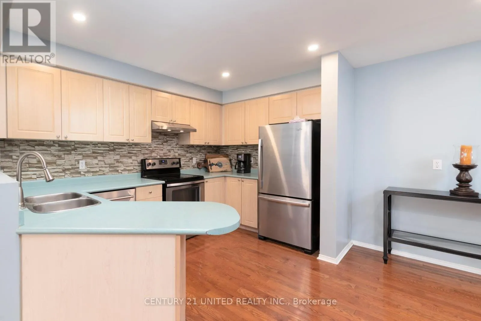 1301 EAGLE CRESCENT