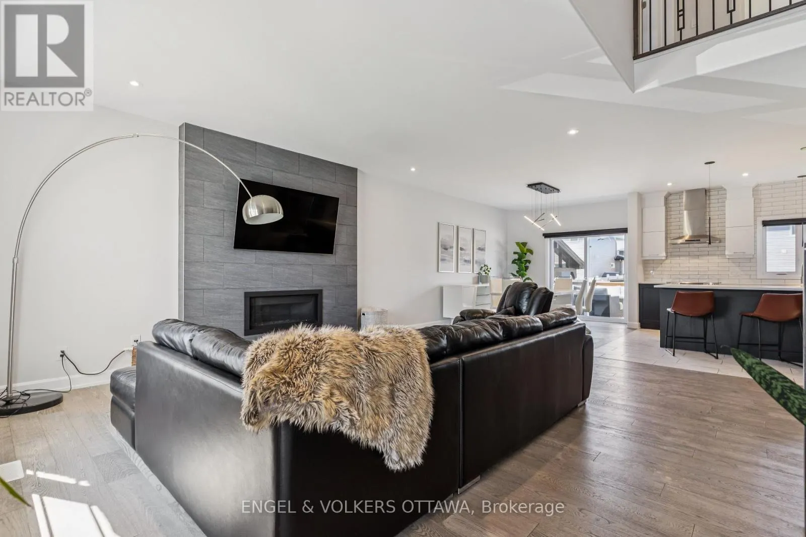 529 LUCENT STREET