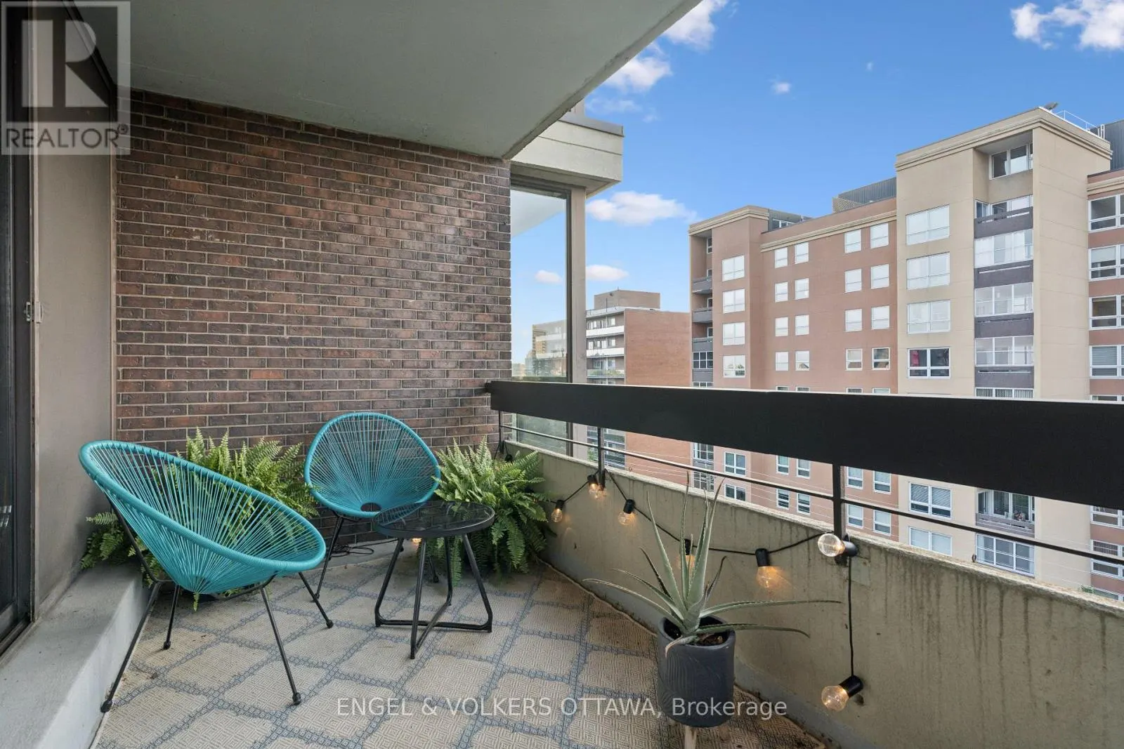 8A - 400 LAURIER AVENUE E