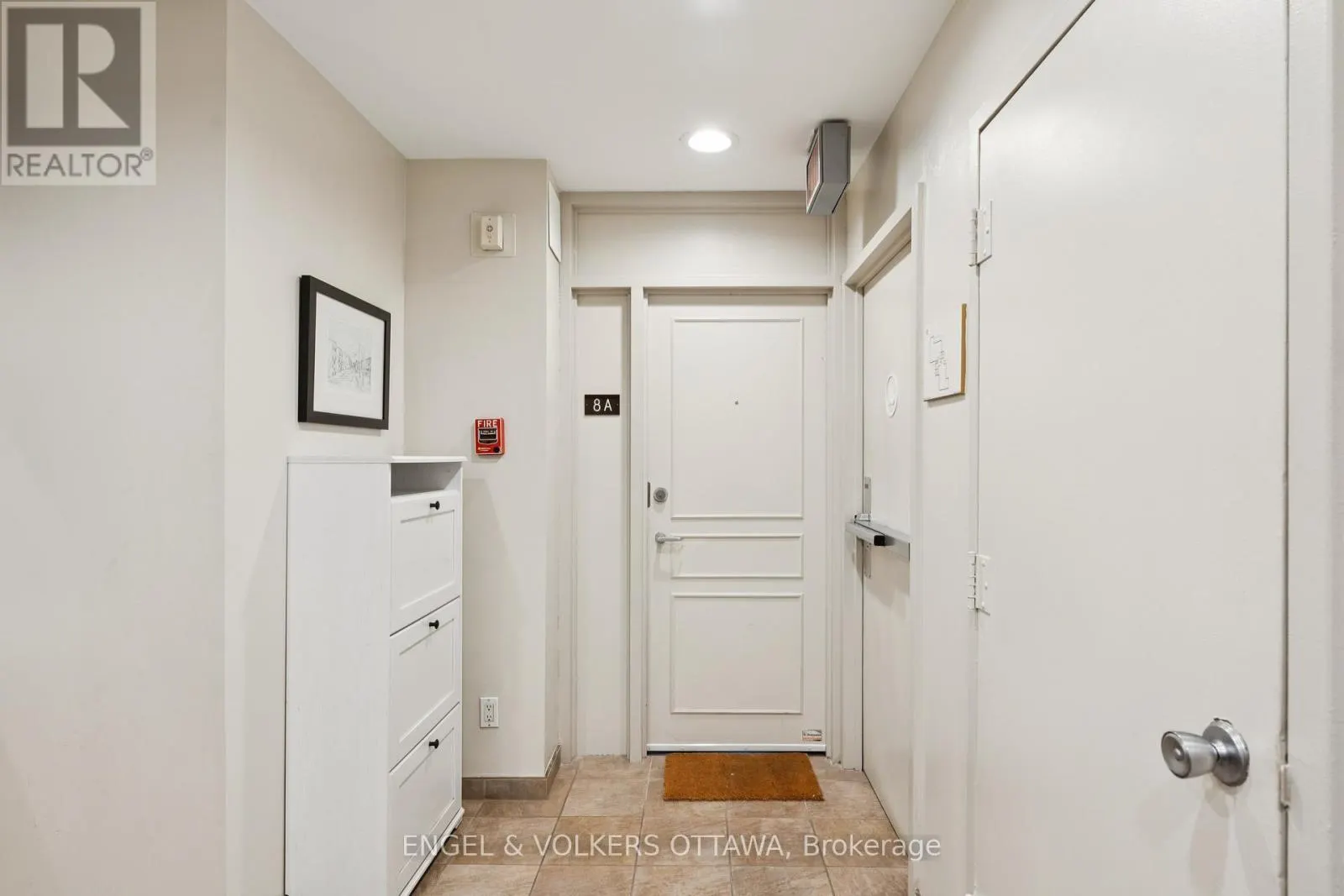8A - 400 LAURIER AVENUE E