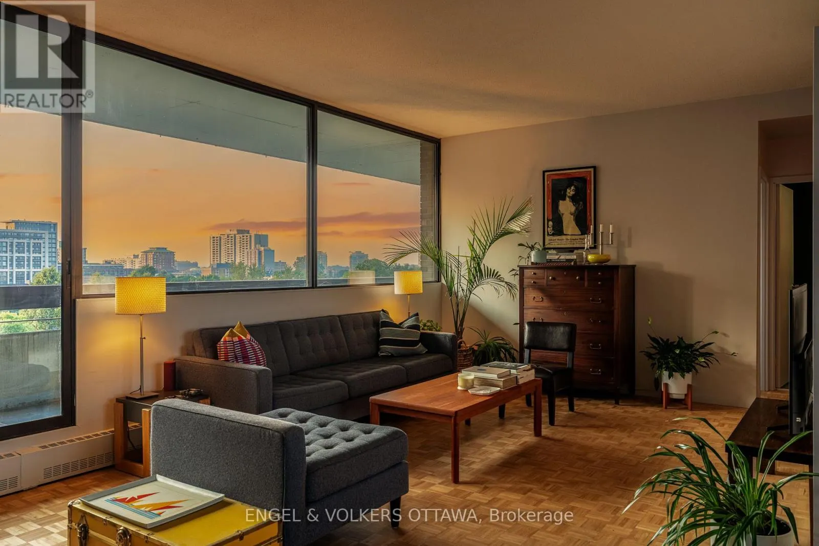8A - 400 LAURIER AVENUE E