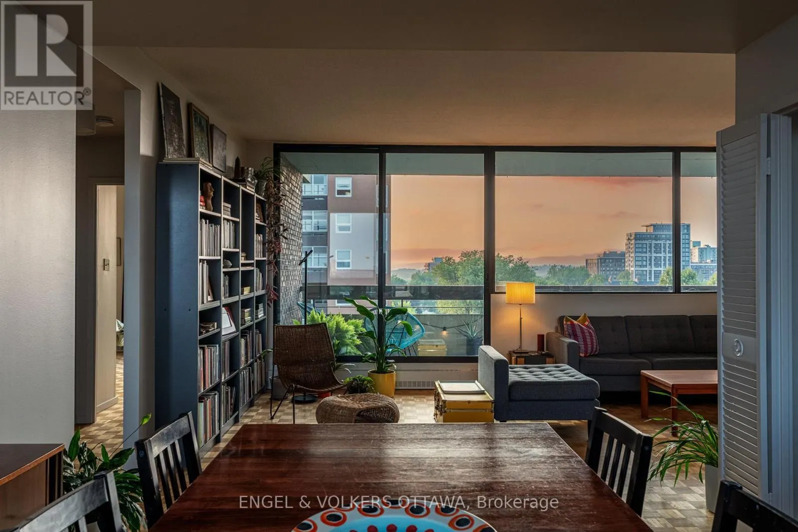8A - 400 LAURIER AVENUE E