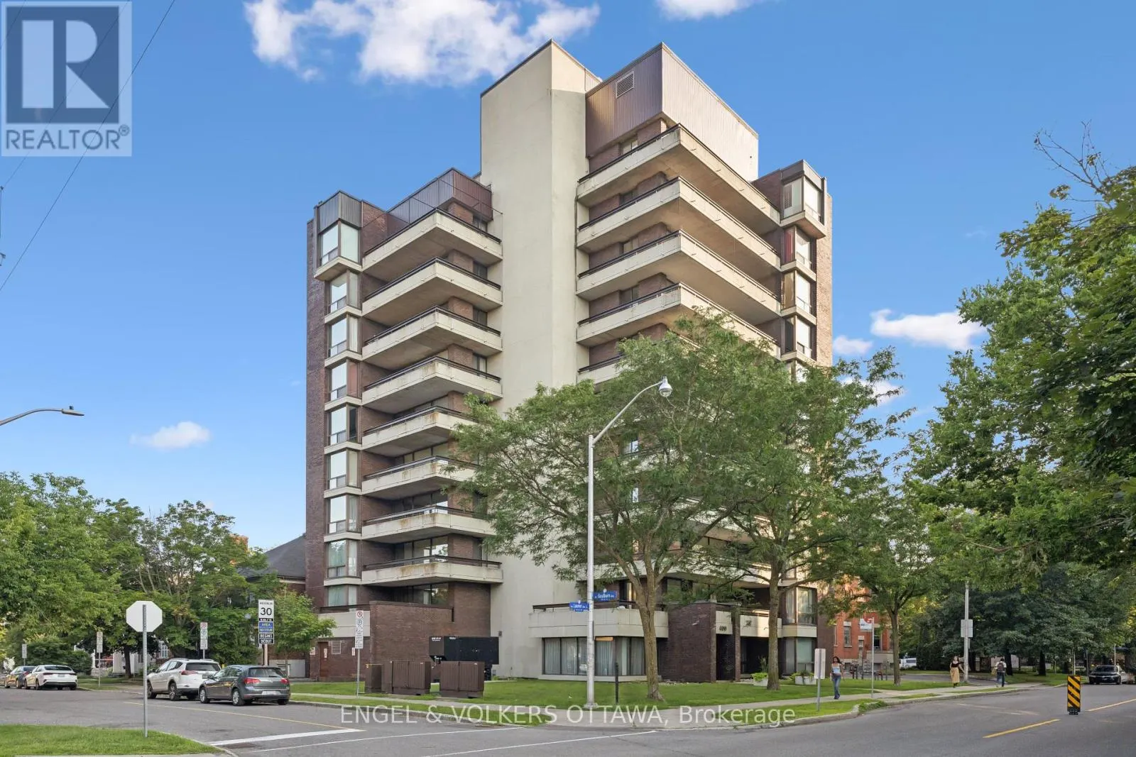 8A - 400 LAURIER AVENUE E