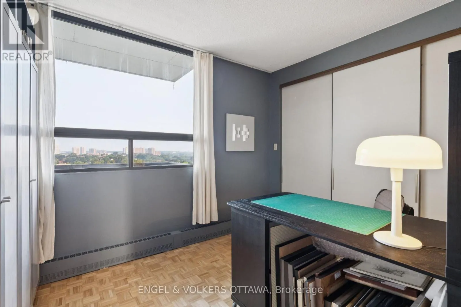 8A - 400 LAURIER AVENUE E