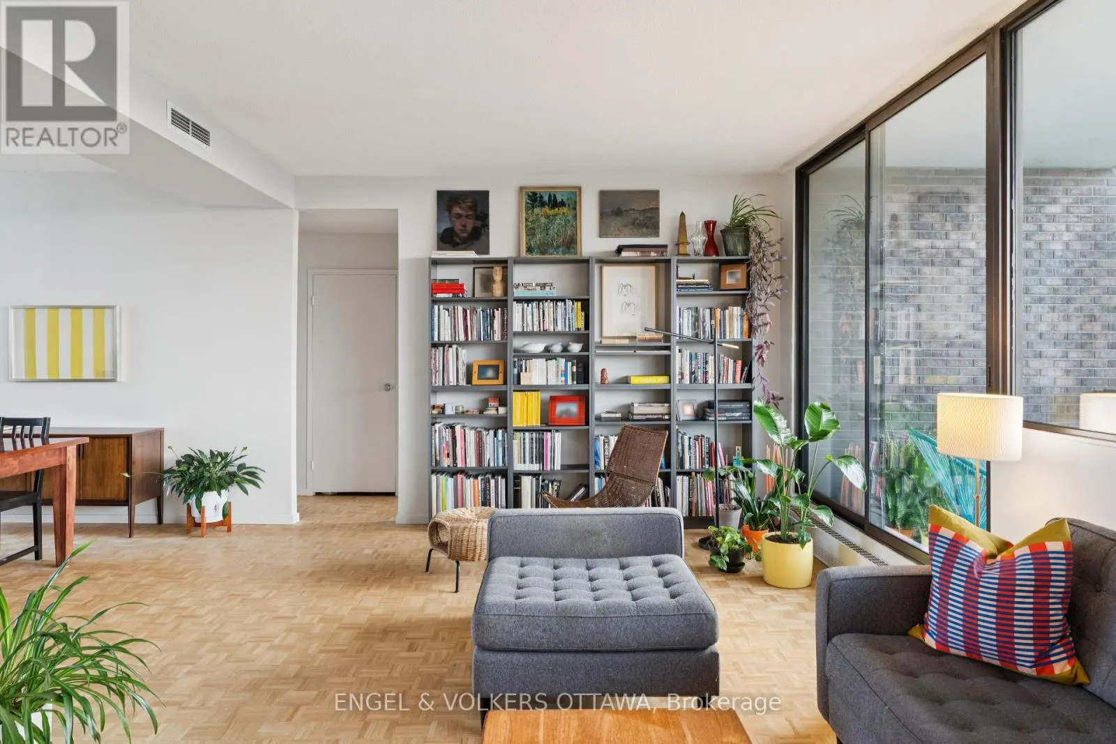 8A - 400 LAURIER AVENUE E