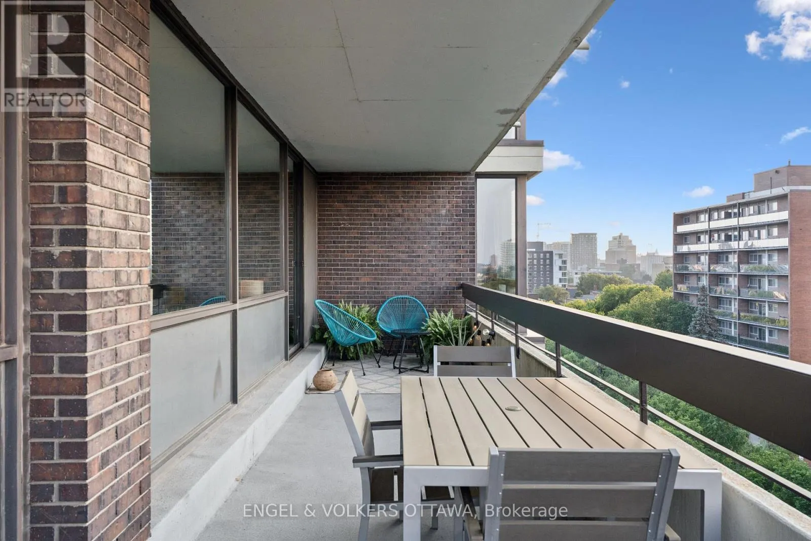 8A - 400 LAURIER AVENUE E