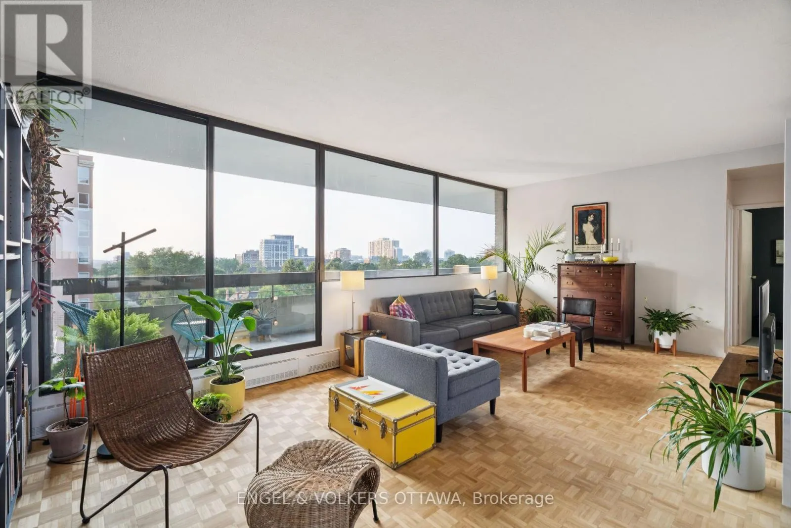 8A - 400 LAURIER AVENUE E